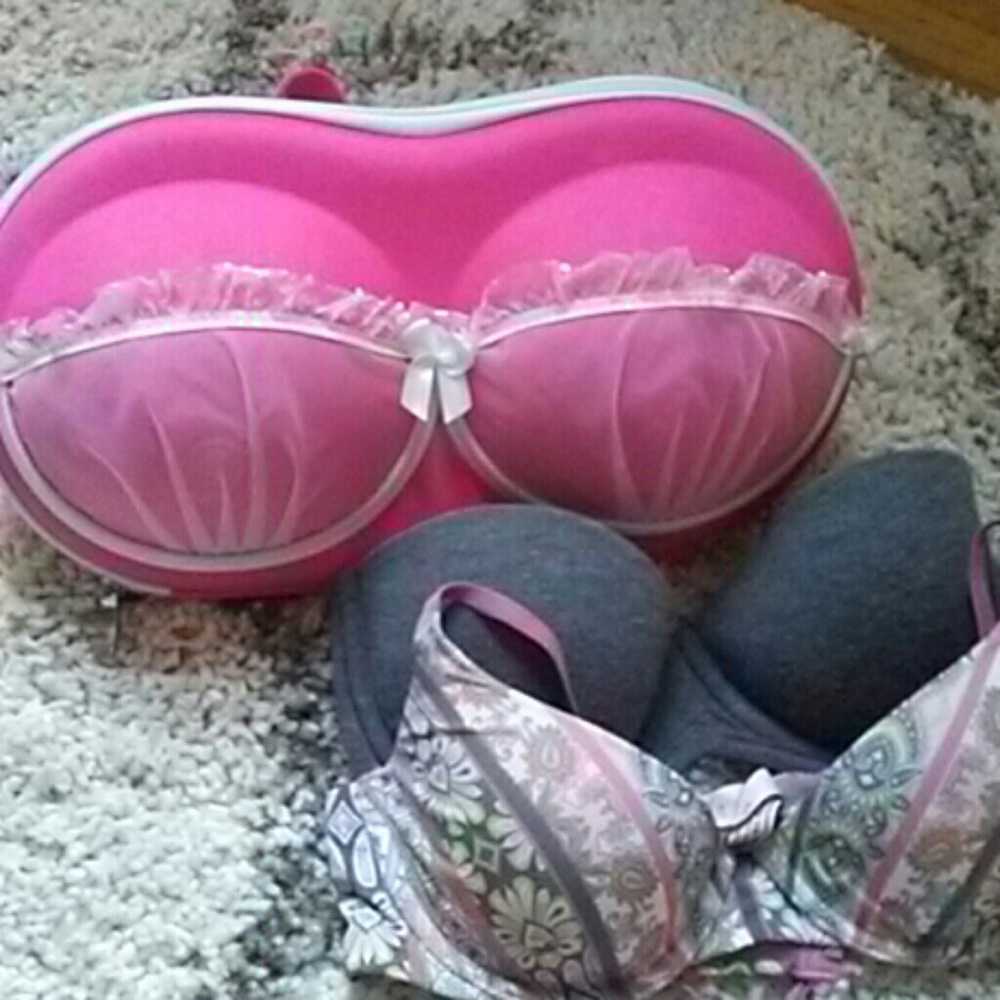 NWOT travel bra case